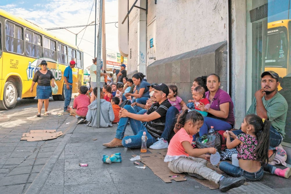 Paisanos huyen a Juárez por violencia