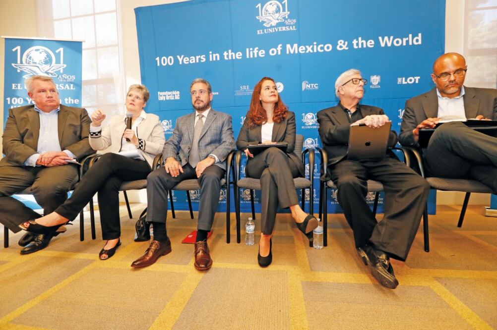 Durante una mesa redonda, los especialistas pidieron a la sociedad informarse sobre la relación con EU y evitar caer en falsedades (LUIS CORTÉS. EL UNIVERSAL)