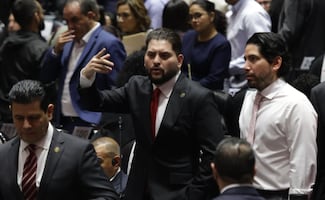 Diputados de Morena y PRI protagonizan conato de bronca en San Lázaro; se acusan de vínculos con el narco durante debate de Reforma judicial