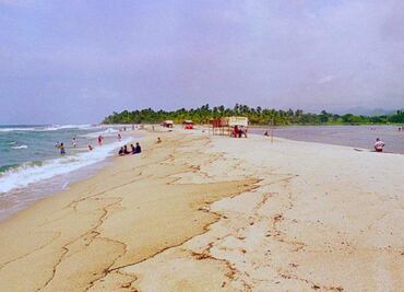 Hallan cuerpo de bebé en playa de Santa Marta, Colombia; familiares buscan a la madre