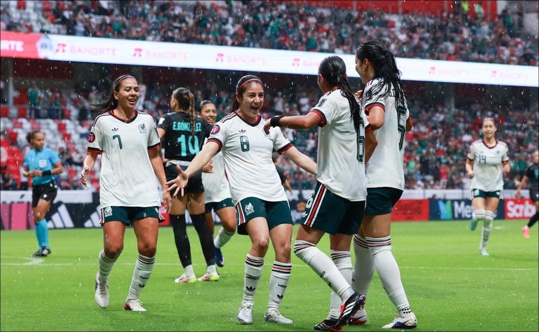 Selección Mexicana Femenil se acercó al Mundial y a los Juegos Olímpicos luego de  humillar a Puerto Rico / FOTO: Alejandro Vargas - EL UNIVERSAL