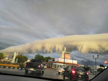 Fenómeno de Cumulonimbus Arcus sorprende en el cielo de Mérida