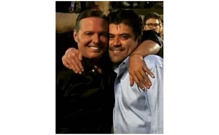 “El Burro” le hace el feo a la ropa de Luis Miguel