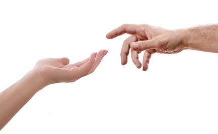 ¿Por qué damos toques?; la ciencia lo explica