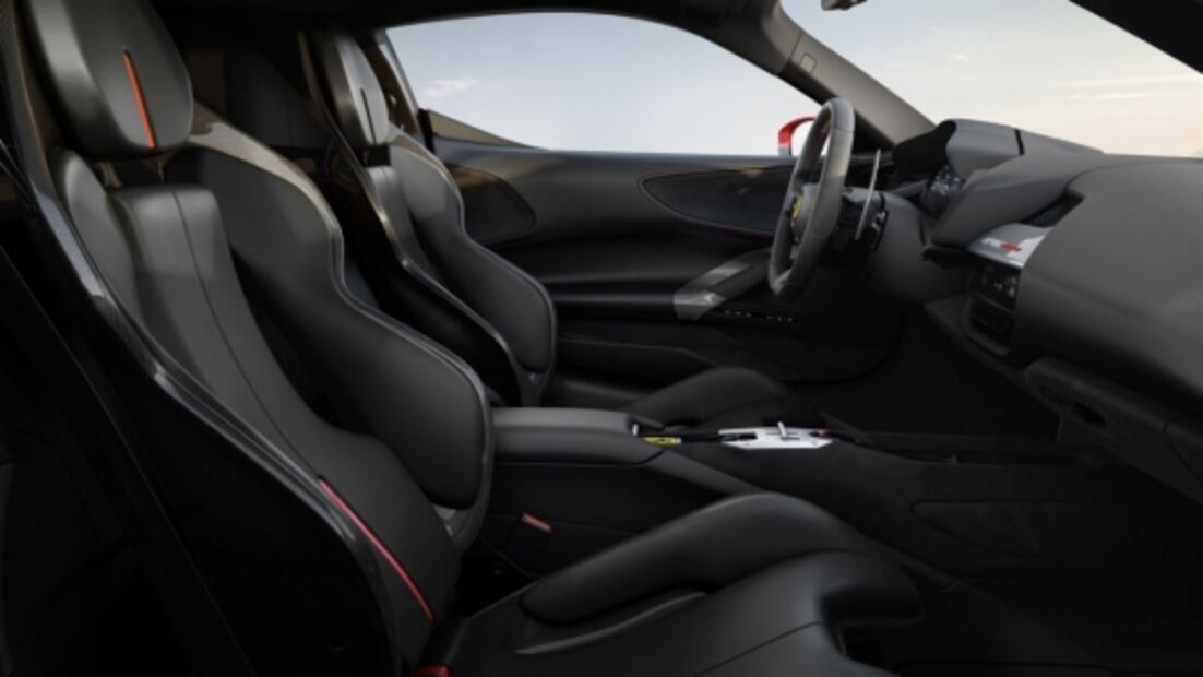 Así es el interior del nuevo Ferrari híbrido