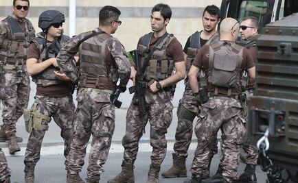 Disparan a vicealcalde de Estambul en disturbios tras golpe 