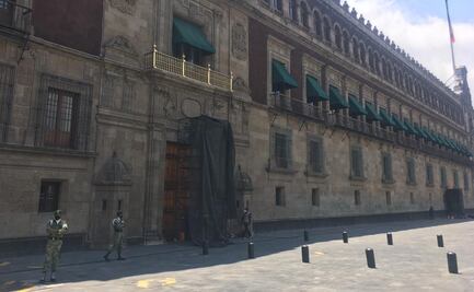Inician trabajos de restauración para remover pintas de fachada de Palacio Nacional