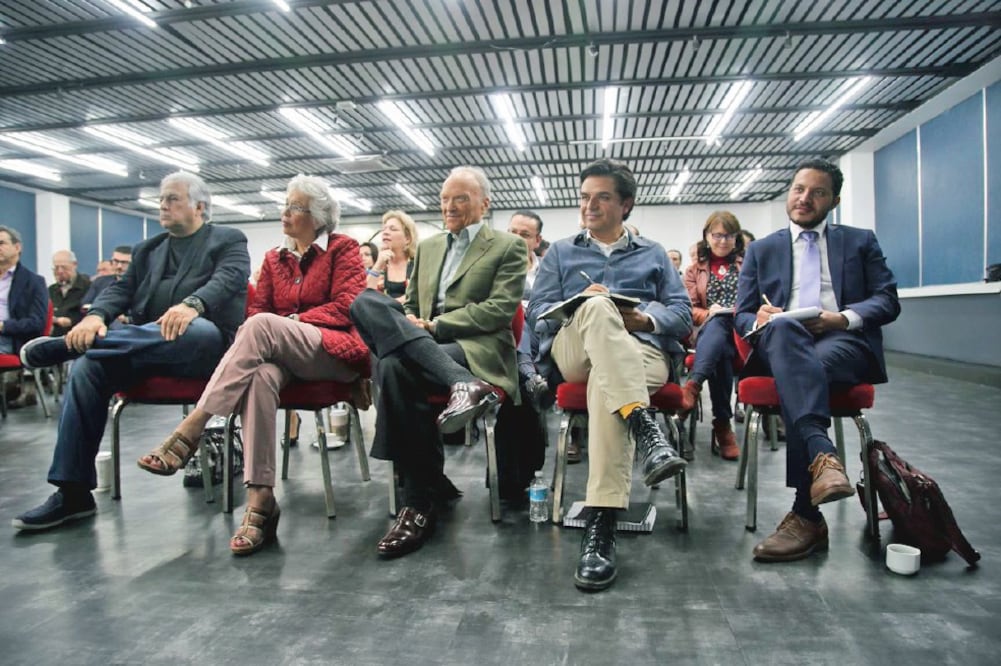 El presidente electo, Andrés Manuel López Obrador, se reunió ayer con su gabinete ampliado. Foto: TOMADA DE TWITTER