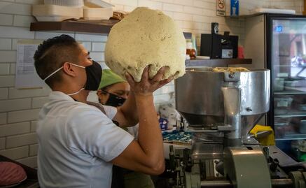 El oficio del maíz en Siembra tortillería