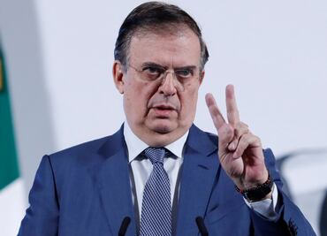 Marcelo Ebrard es recibido con pastel y mañanitas en San Lázaro; se reunirá con integrantes de la Jucopo