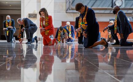 Congresistas en EU, de rodillas "por las vidas perdidas injustamente"