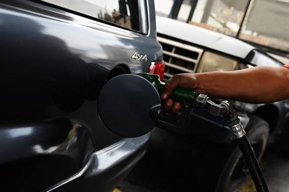 En Venezuela, un huevo y 93 millones de litros de gasolina cuestan igual