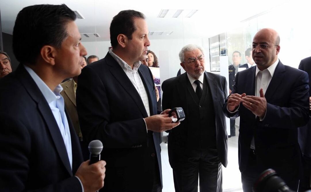 El Comisionado Nal de Seguridad, Renato Sales, atestiguó entrega de brazaletes de libertad condicionada en EdoMex / Foto de @SEGOB_mx