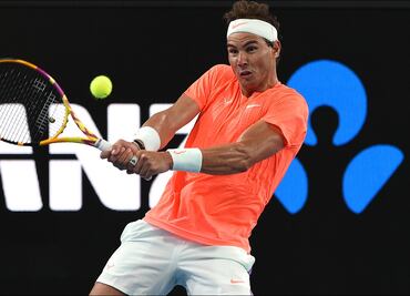 Inicia con triunfo Rafa Nadal el 2021 y con público sin cubrebocas en Australia