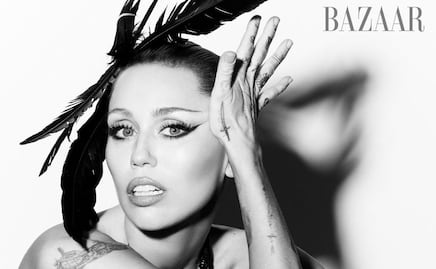 Miley Cyrus posa con espectacular bodysuit en portada de revista