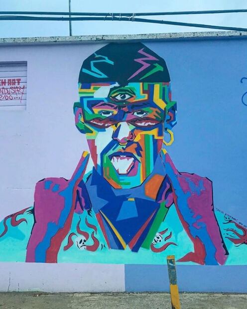 Artista restaura mural de Bad Bunny dañado por vándalos en Puerto Rico