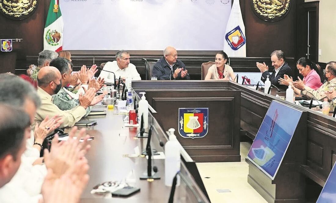 La jefa de Gobierno, Claudia Sheinbaum, se reunió con gobernadores de la zona Pacífico, con quienes compartió avances en seguridad. Foto: Especial.