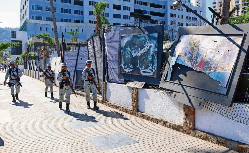Elementos de la guardia nacional se asentaron dentro del centro cultural acapulco como parte una propuesta de instalar una base permanente para la vigilancia del puerto de acapulco ante la ola de violencia que generan grupos del crimen organizado. Foto: Salvador Cisneros Silva/EL UNIVERSAL.