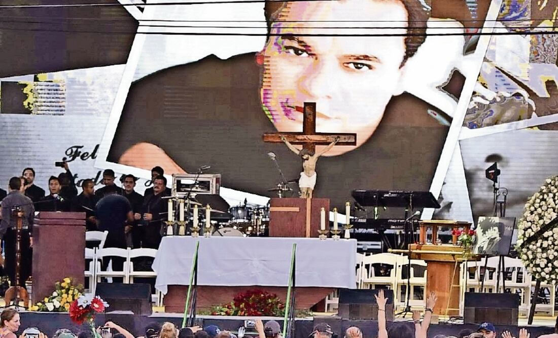 Miles de fans asistieron a la misa que se realizó en Ciudad Juárez (DIARIO DE JUÁREZ)