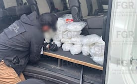 Aseguran 50 kilos de metanfetamina en Hidalgo; estaban ocultos en una camioneta de pasajeros