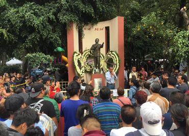 Hijos de José José viajan a Miami, donde son velados los restos de su padre