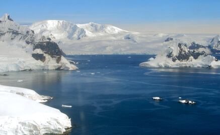 La Antártida y Groenlandia pierden hielo más rápido