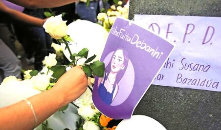 Acuden padres de Debanhi Escobar a la FGR; “aún no hay una línea de investigación clara”, dicen