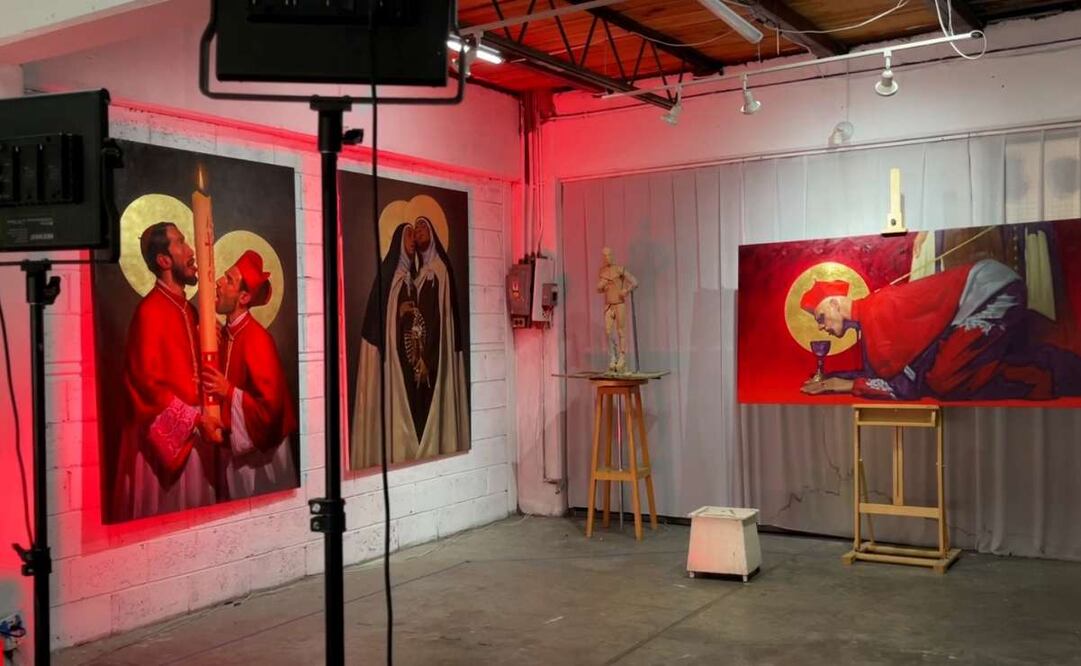 Fabián Cháirez, el artista que está detrás de la exposición de pintura "La venida del Señor". Foto: Luis Carrera/EL UNIVERSAL