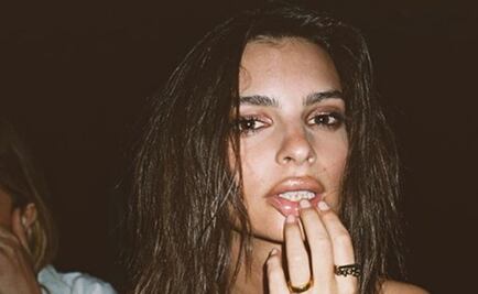 Emily Ratajkowski casi destapa su seno en sexy foto