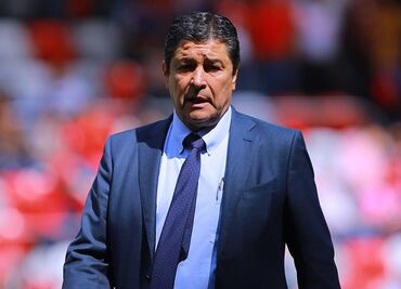 Tena reconoce que Peláez no le asegura que seguirá en Chivas