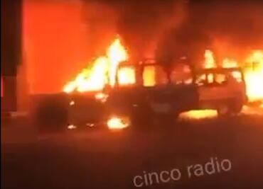 Reportan quema de patrullas en alcaldía de Puebla tras enfrentamiento