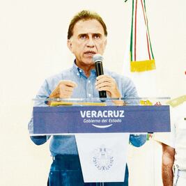 Denuncian penalmente a Yunes y a su fiscal por delitos de lesa humanidad