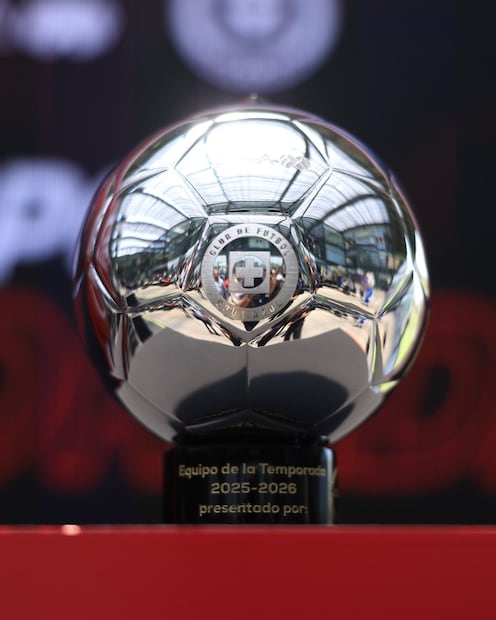 Premio otorgado al Cruz Azul por ser el mejor equipo de 2025-2026 / Foto: Cortesía Liga BBVA MX