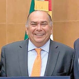 Papá del Checo Pérez soñó con ser superdelegado