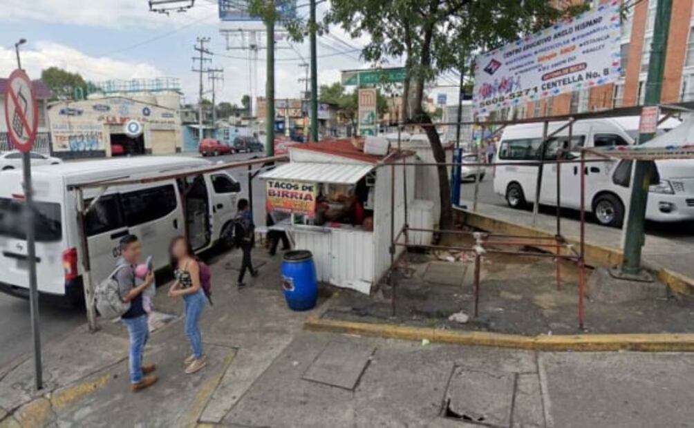 Auto se impacta contra puesto de birria en Iztapalapa y deja 7 lesionados