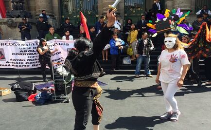 Activistas protestan en Asamblea contra corrida de toros 