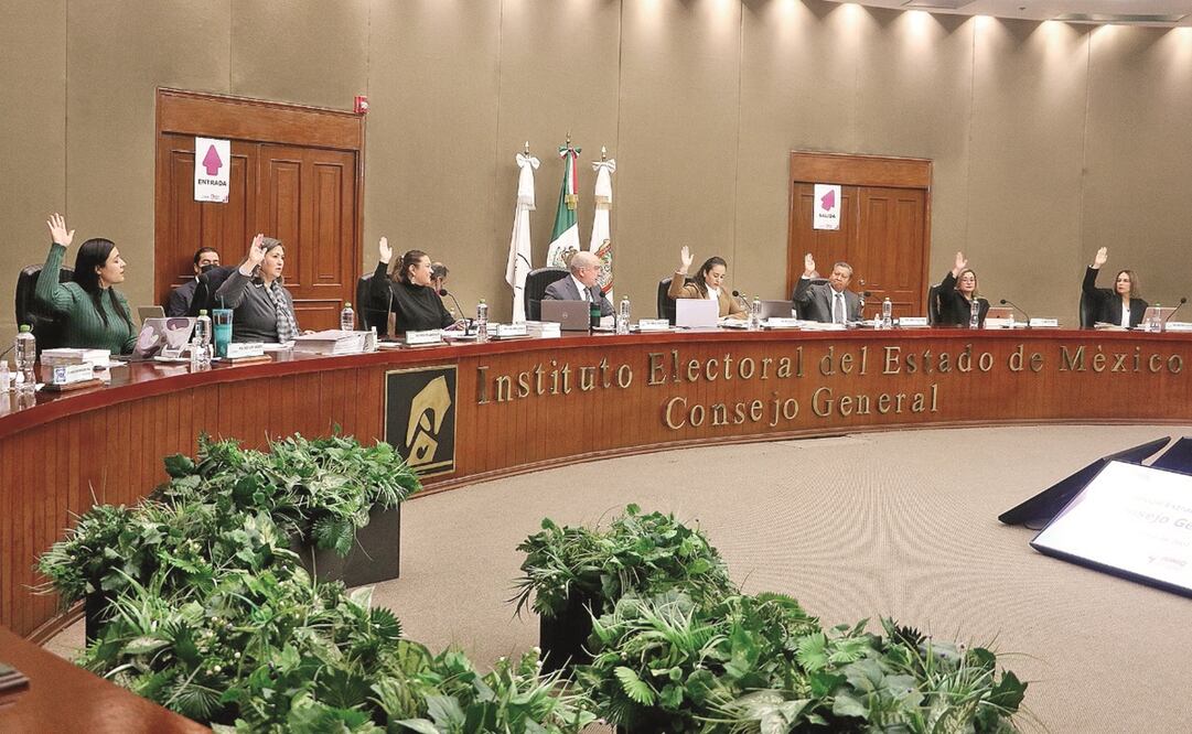 En la sesión del Consejo General del IEEM salió a relucir la compra de camionetas por un monto de 5 millones de pesos. Foto: ESPECIAL