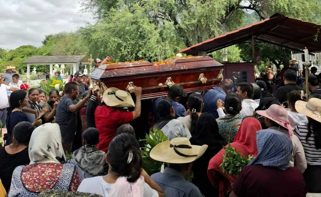 El sacerdote Bartolo Pantaleón Estrada fue sepultado (08/10/2025). Foto: Especial