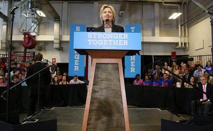 Plan económico de Trump llevará a la recesión: Clinton