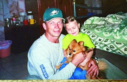 Crónica. Sólo con recuerdos, Igor reúne a sus tres mujeres