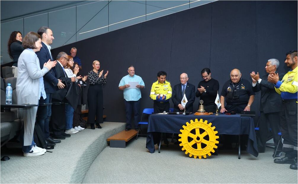 Entrega de reconocimiento "liderazgo ciudadano ante emergencias mayores " a Francisco Lanz Duret y Valdés en el auditorio de la torre reforma . Foto: Fernanda Rojas/ EL UNIVERSAL