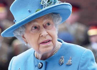 Esta es la suma que pedía un joven por el bastón falso de la Reina Isabel en EBay