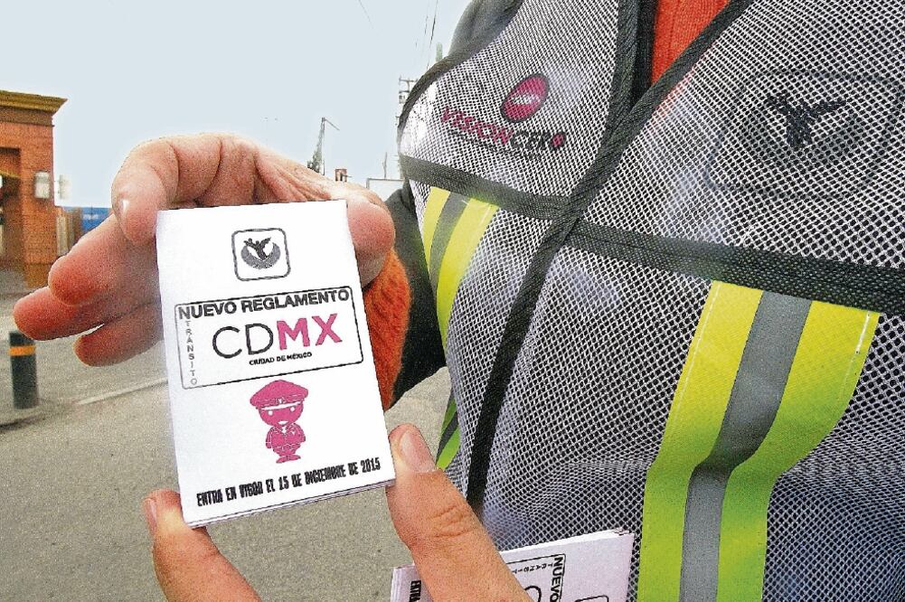 El titular de la SSPDF, Hiram Almeida, aseguró que las infracciones se harán de manera electrónica (ARCHIVO EL UNIVERSAL)