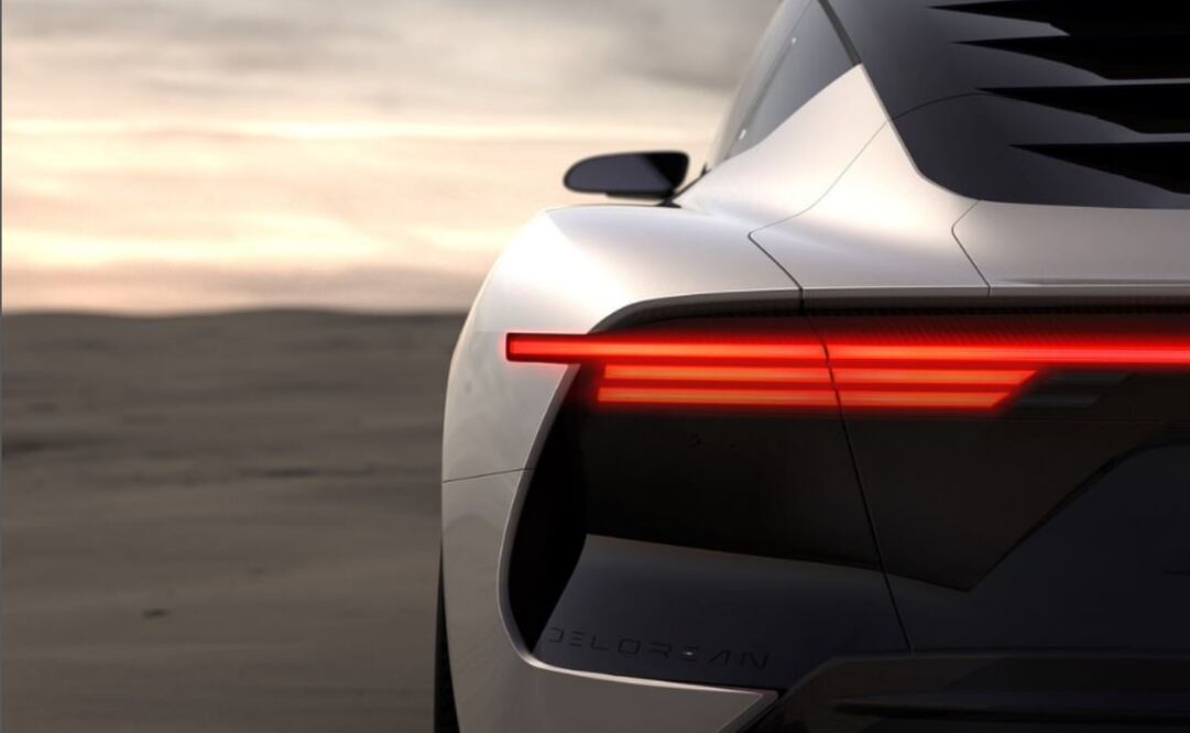 El auto DeLorean de "Volver al Futuro" contará con un propulsor 100% eléctrico, diferenciado del antiguo modelo que funcionaba a base de gasolina. Foto: Instagram @deloreanmotorcompany