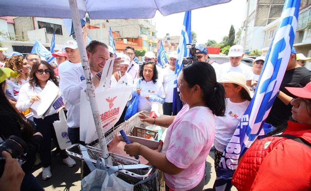 Santiago Taboada recorrió una de las zonas más peligrosas en Iztacalco. Foto: Especial