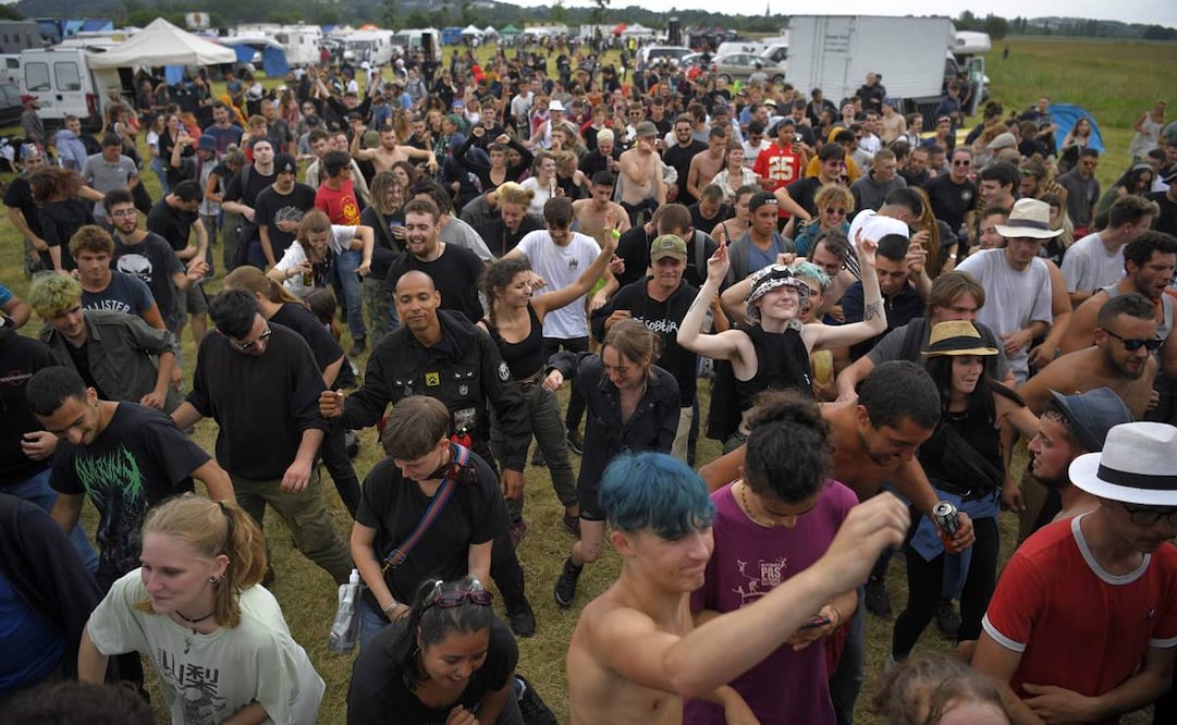 El prefecto del departamento Ille-et-Vilaine, Emmanuel Berthier, denunció "disturbios de gran violencia". Fotos: AFP y AP