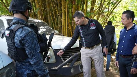 Aseguran vehículos "monstruos", miles de cartuchos y artefactos explosivos del CJNG en Frontera Comalapa; hay 8 detenidos