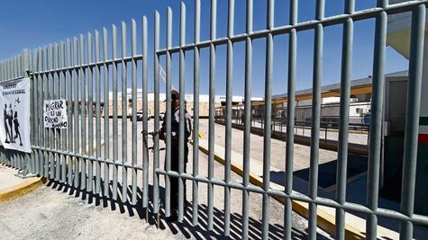 “¡Dame las llaves, se está quemando Migración!”