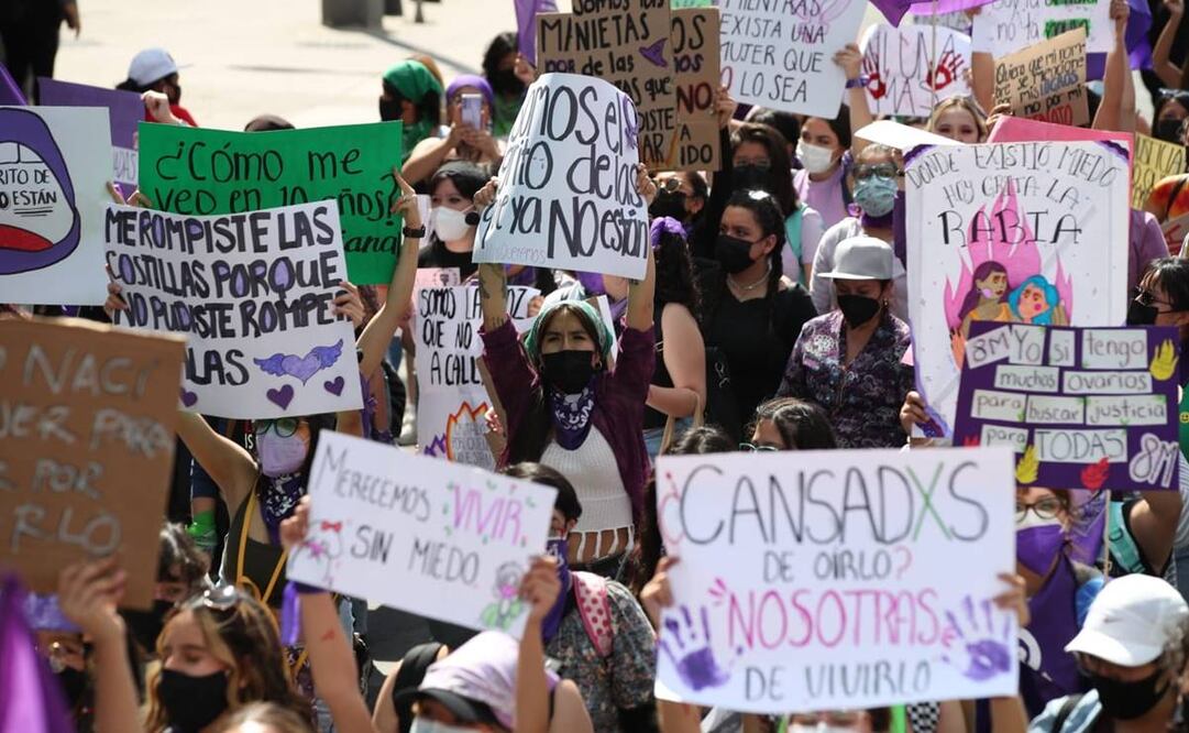 “Educar, educar para no violar”, “Hey idiota las niñas no se tocan”, fueron algunas de las consigas con las que miles de mujeres. Foto: Fernanda Rojas. EL UNIVERSAL
