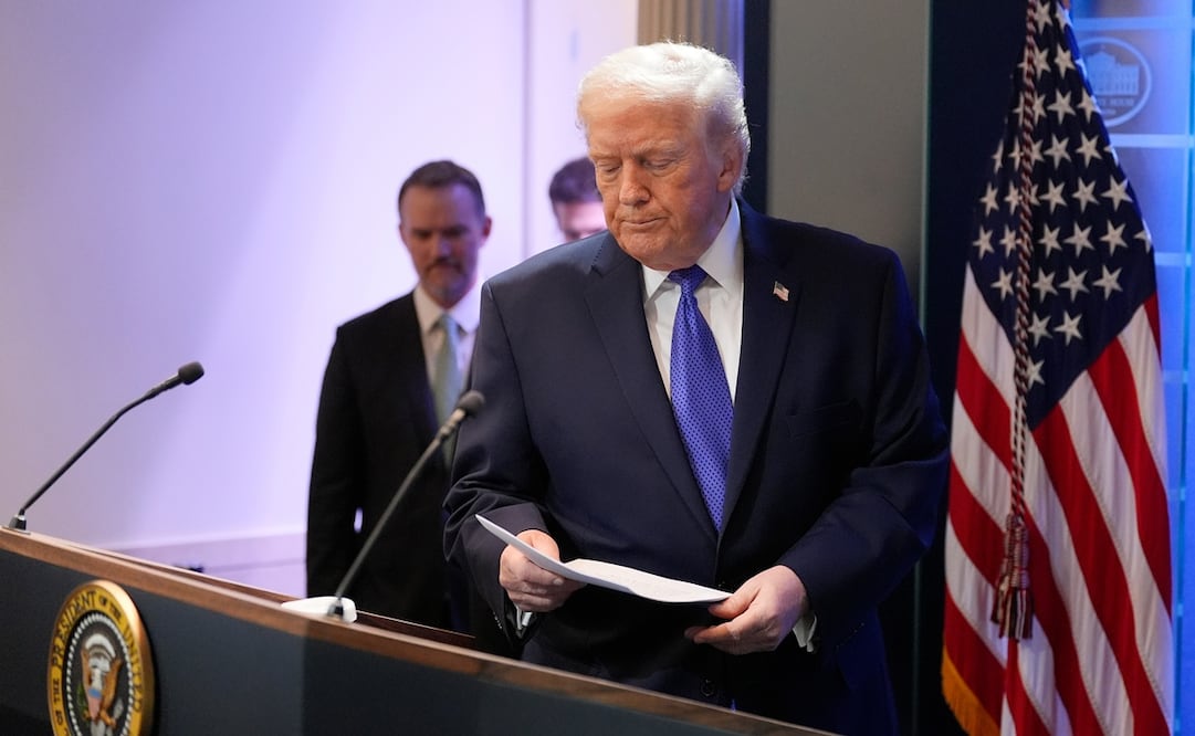 Trump previo a un anuncio junto a Jamieson Greer. Foto: AP.